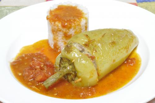 Plněné papriky s rajčatovou omáčkou – Snadné Španělsko recept, zvládnete za 45 - 60 minut